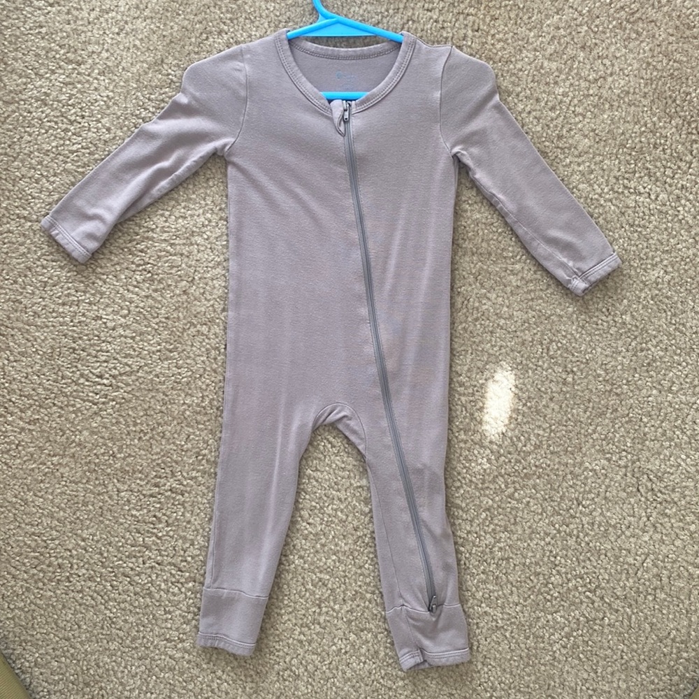 Kyte Baby Bamboo Zip romper 12-18mos